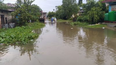 इनरुवा अस्पताल आपपासको क्षेत्र डुबानमा पर्दा बिरामीलाई सास्ती