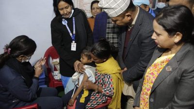 स्वास्थ्यमन्त्री सचिव द्वारा दादुरा खाेपकाे अवलोकन